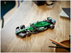 77245 Aston Martin Aramco F1® AMR24 Rennauto