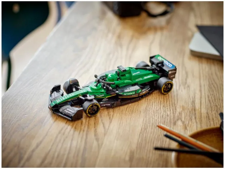77245 Aston Martin Aramco F1® AMR24 Rennauto
