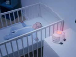 Badabulle Kuscheltier Schaf mit Nachtlicht und Musik
