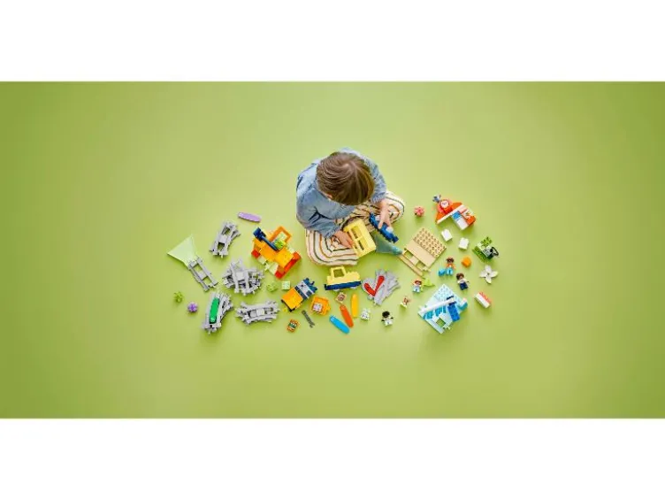 10428 Big Interactive Community Train