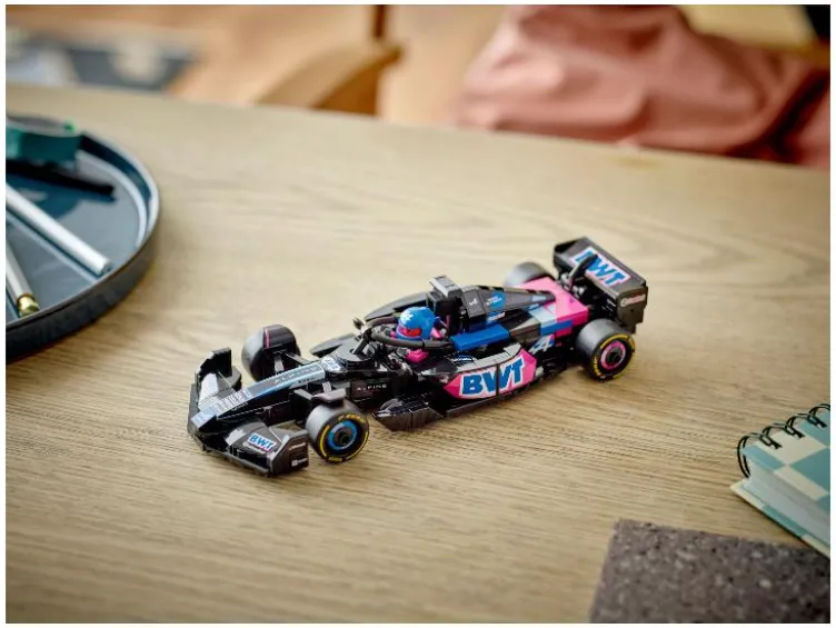 77248 BWT Alpine F1® Team A524 Rennauto