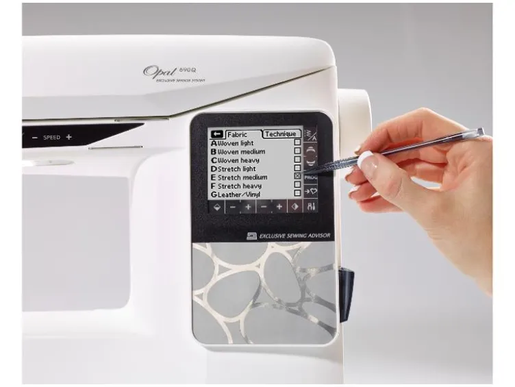Computernähmaschine »Opal™ 690Q«