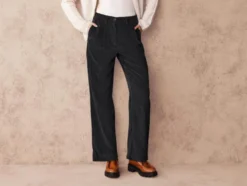 Damen Cordhose, weit und gerade geschnitten