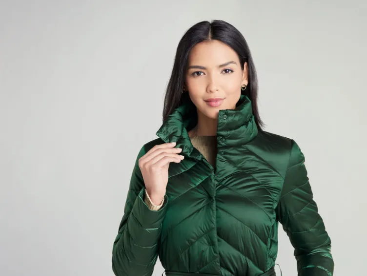 Damen Lightweight-Jacke in modischer Metallic-Optik