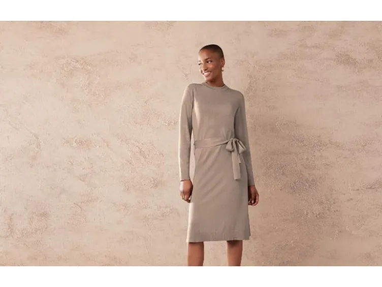 Damen Strickkleid, mit Seitenschlitzen