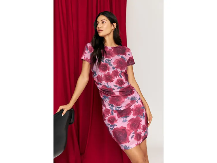 Damen T-Shirt mit seitlicher Raffung