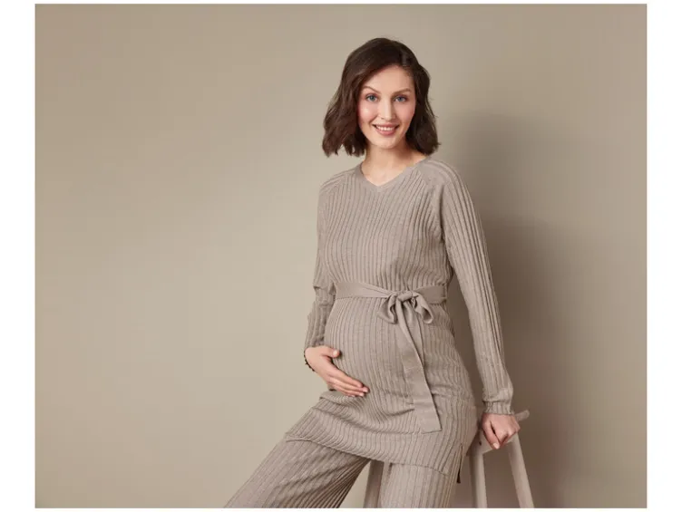 Damen Umstands-Ripppullover mit Seitenschlitzen