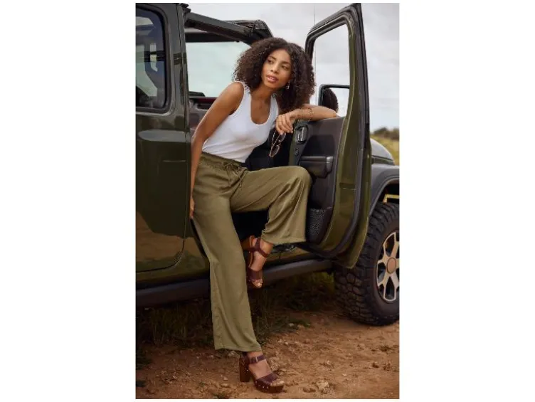 Damen Wide-Leg-Satinhose / Satinhose, mit seitlichen Eingrifftaschen