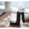 Digitaler Messbecher