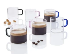 Gläser-Set mit bunten Griffen/ Teekanne mit Siebeinsatz