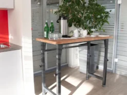Höhenverstellbare Werkbank, B 135 X T 60 X H 85 - 105cm, 200kg Belastung, FSC 100%, Fichte