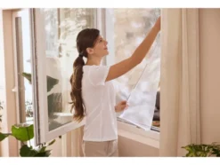 Insektenschutz-Fenstervorhang mit Magnetverschluss