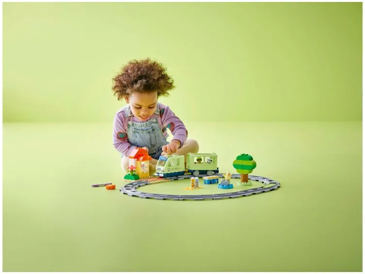 10427 Interactive Adventure Train