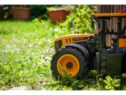 JCB Traktor »Fastrac«, detailgetreues Design