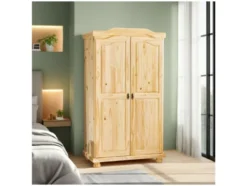 Kleiderschrank im Landhausstil, aus lackiertem Massivholz