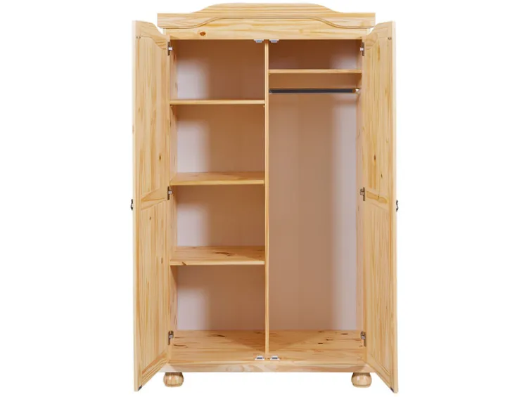Kleiderschrank im Landhausstil, aus lackiertem Massivholz