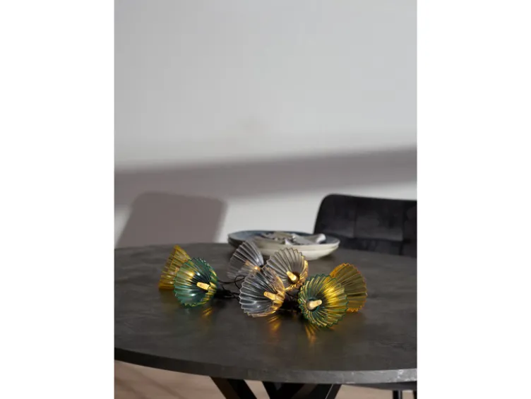 LED-Lichterkette, 8 Lampenschirmen