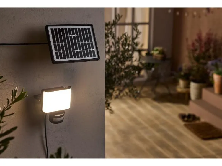 LED-Solarstrahler mit Bewegungsmelder