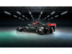 77244 Mercedes-AMG F1® W15 Rennauto