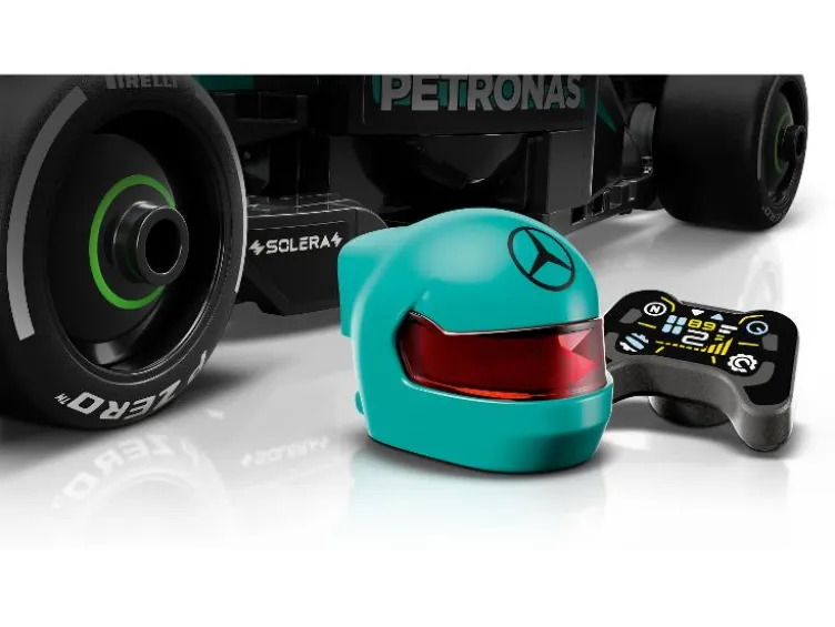 77244 Mercedes-AMG F1® W15 Rennauto