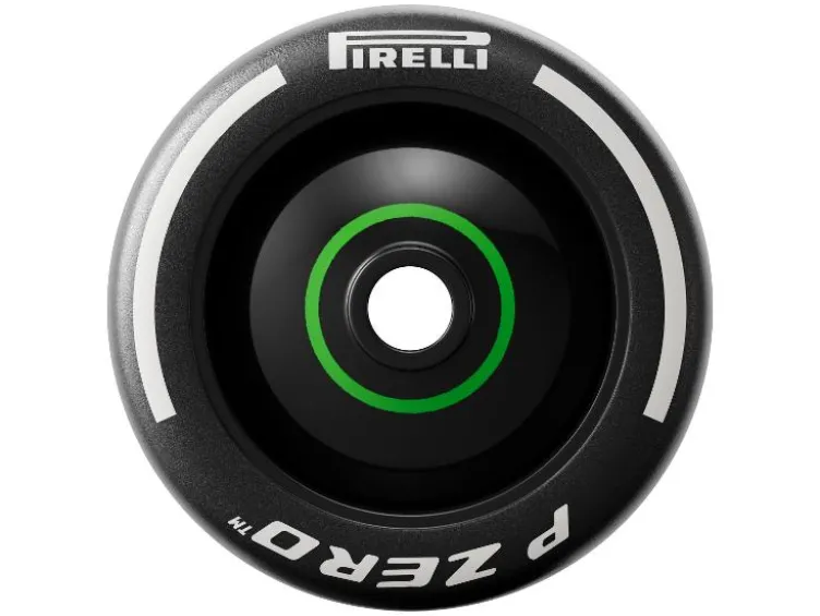 77244 Mercedes-AMG F1® W15 Rennauto