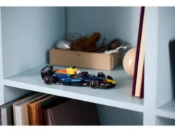 77243 Oracle Red Bull Racing RB20 F1® Rennauto
