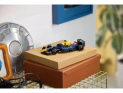 77243 Oracle Red Bull Racing RB20 F1® Rennauto