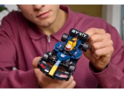 77243 Oracle Red Bull Racing RB20 F1® Rennauto