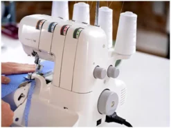 Overlocknähmaschine »Amber™ S100«