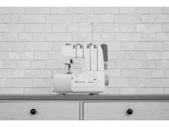 Overlocknähmaschine »Amber™ S100«