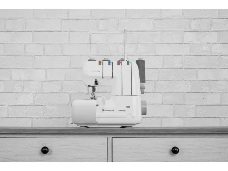 Overlocknähmaschine »Amber™ S100«