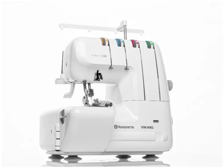 Overlocknähmaschine »Amber™ S100«