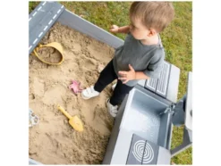 Sandkasten mit Matschküche