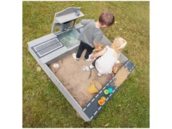 Sandkasten mit Matschküche