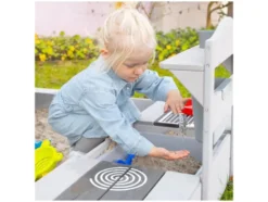 Sandkasten mit Matschküche