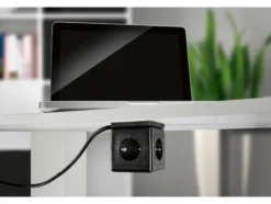Steckdosenwürfel mit USB-Anschlüssen