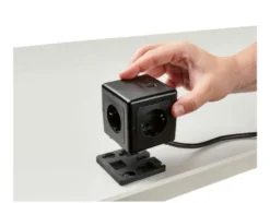 Steckdosenwürfel mit USB-Anschlüssen